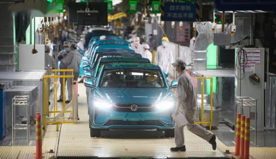 攜手同行，換新出發 當熱干面遇上胡辣湯的汽車銷售新篇章